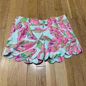 Lilly Pulitzer scalloped buttercup shorts. Palm leaves. Teal. Size 6 GUC